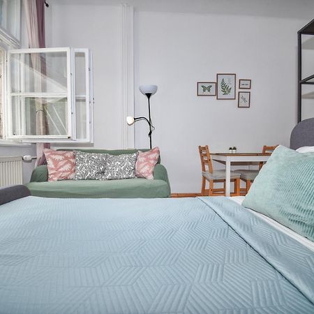 Central Urban Studio - Style Meets Comfort Bratislava Extérieur photo