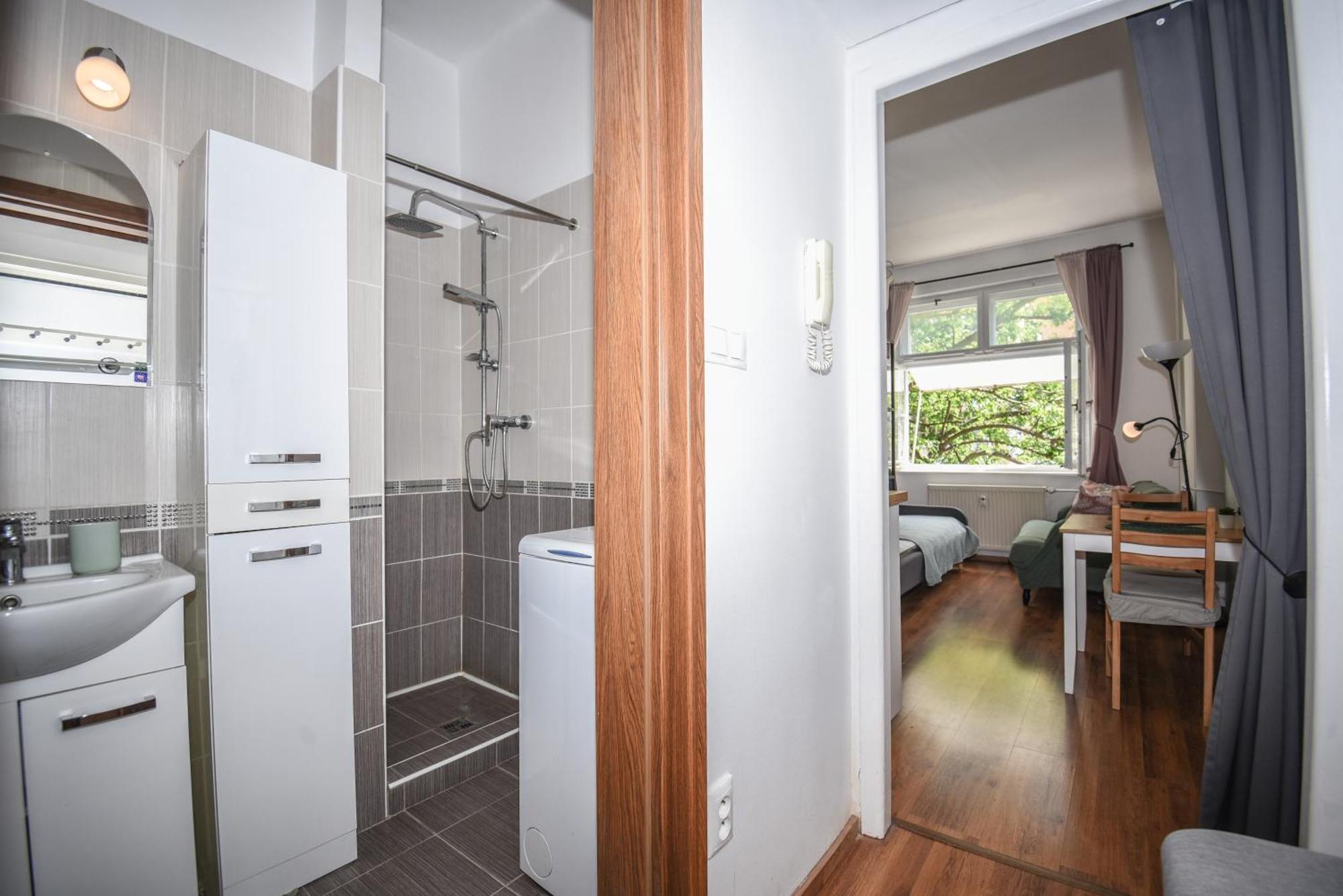 Central Urban Studio - Style Meets Comfort Bratislava Extérieur photo